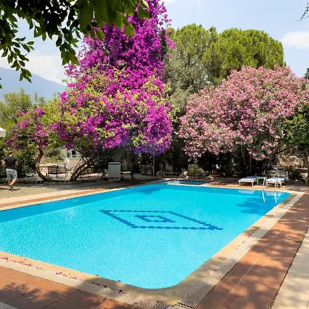 Akrapol Boutique Hotel *