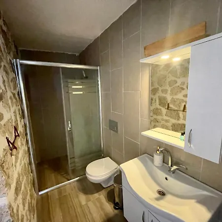 Akrapol Boutique *